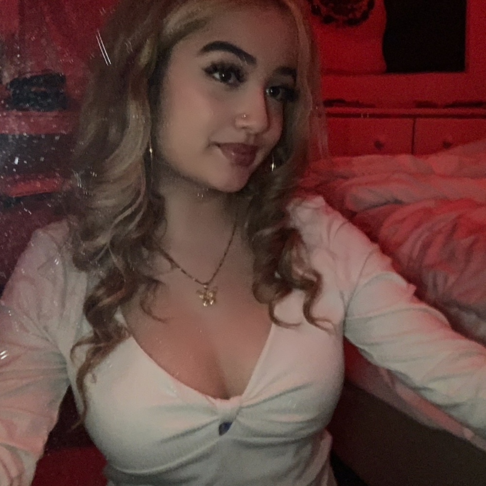 Meet your Posher, Anais sofia